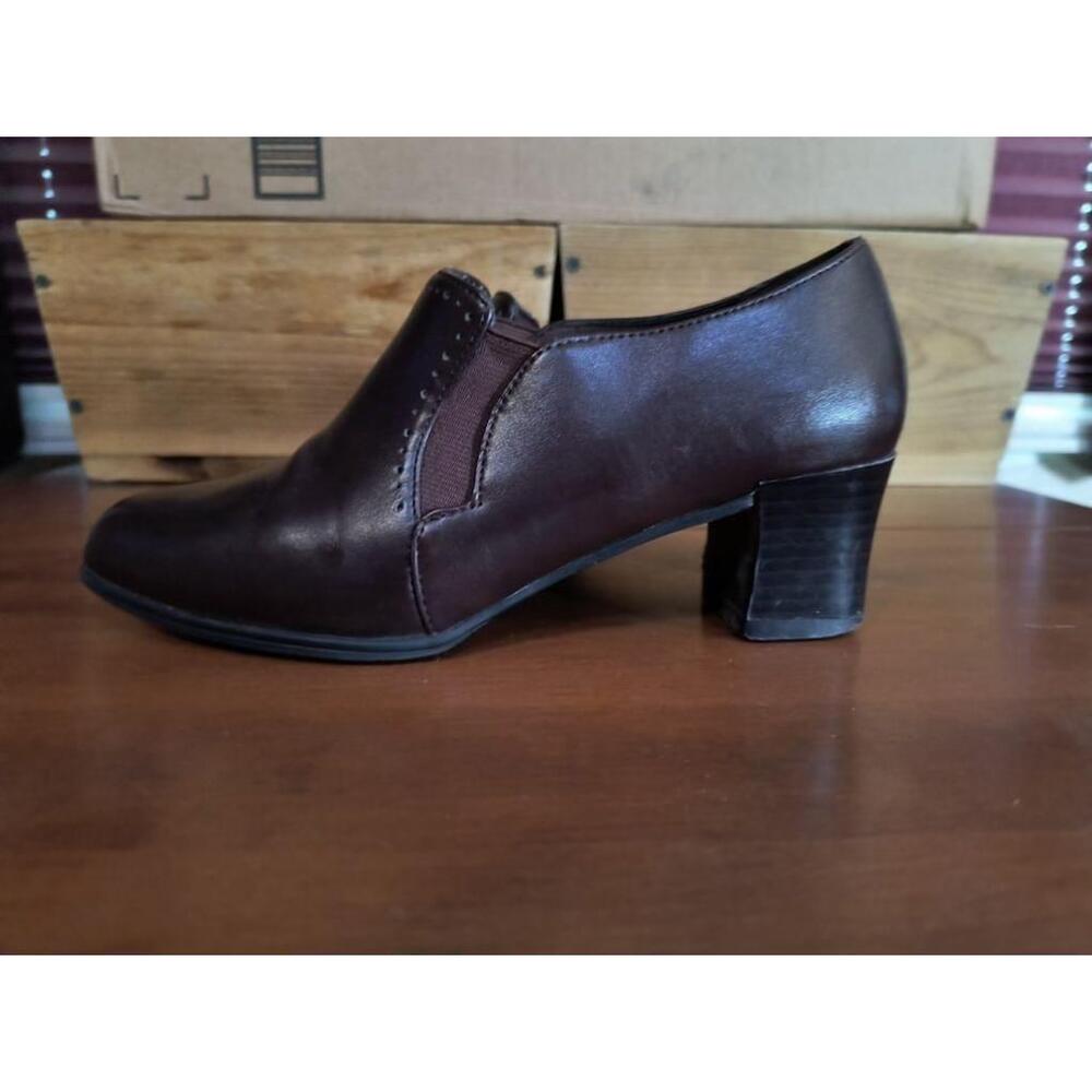 White Stag Heels
